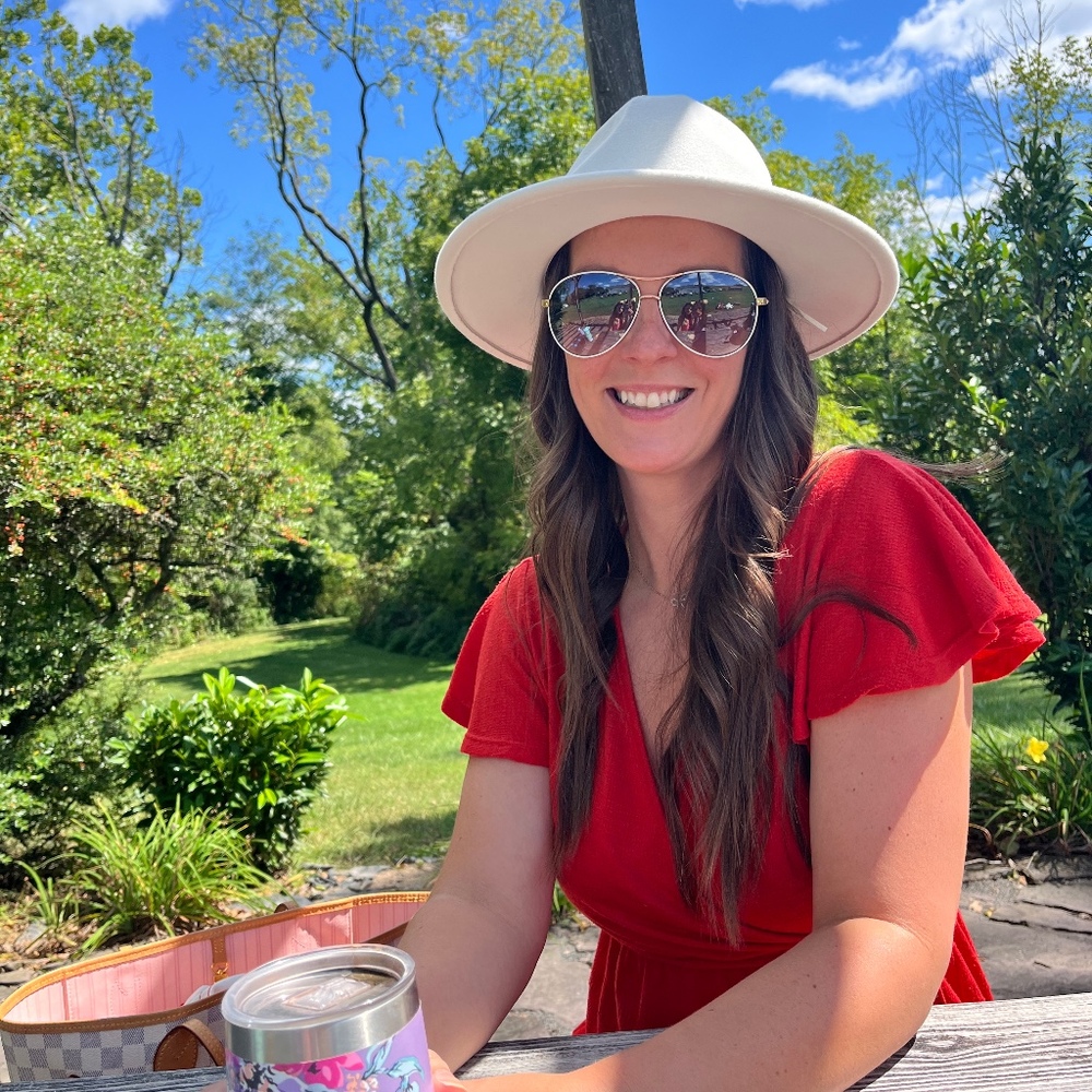 Meet your Posher, Jennifer